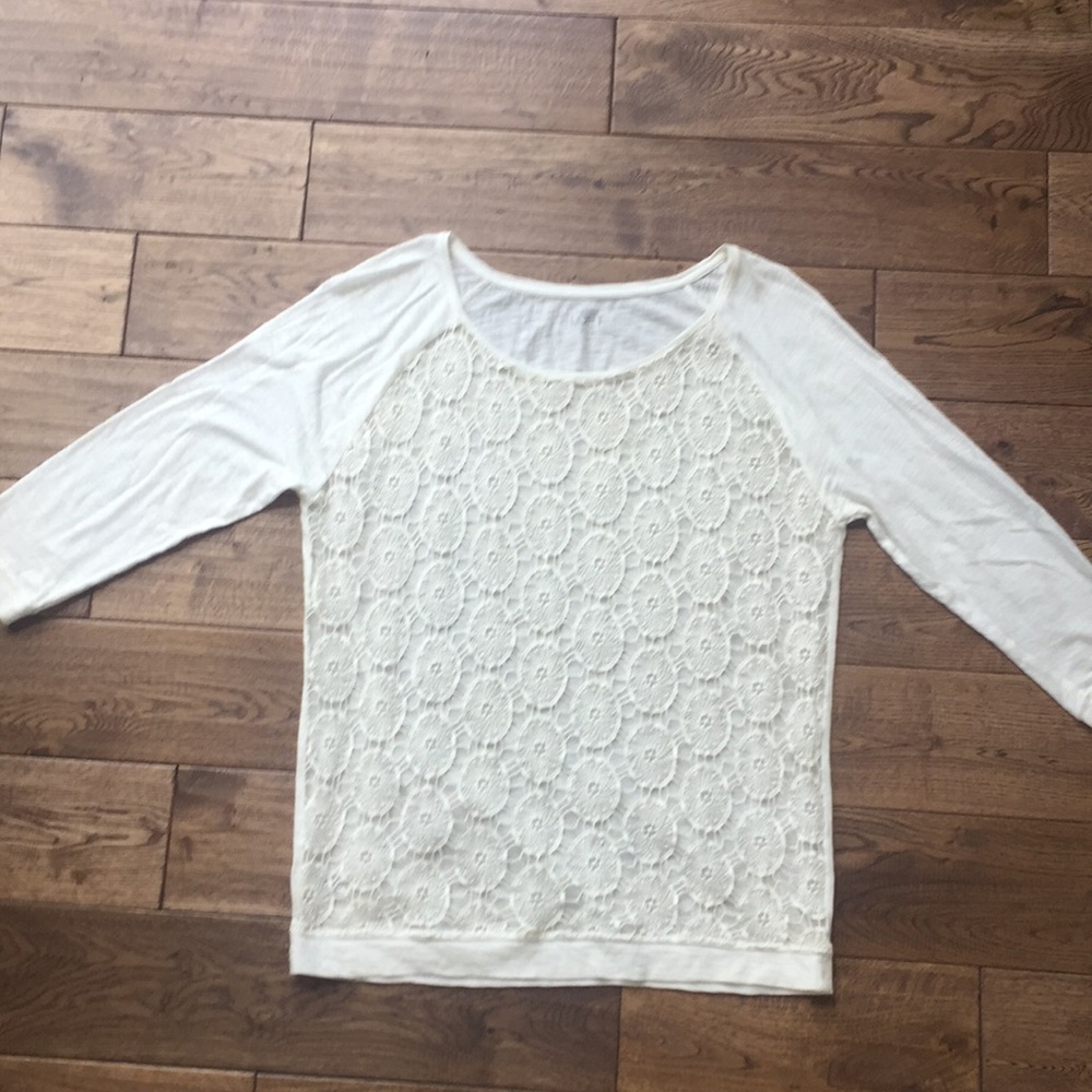 Beautiful cream lace front top 3/4 sleeves Sz M
